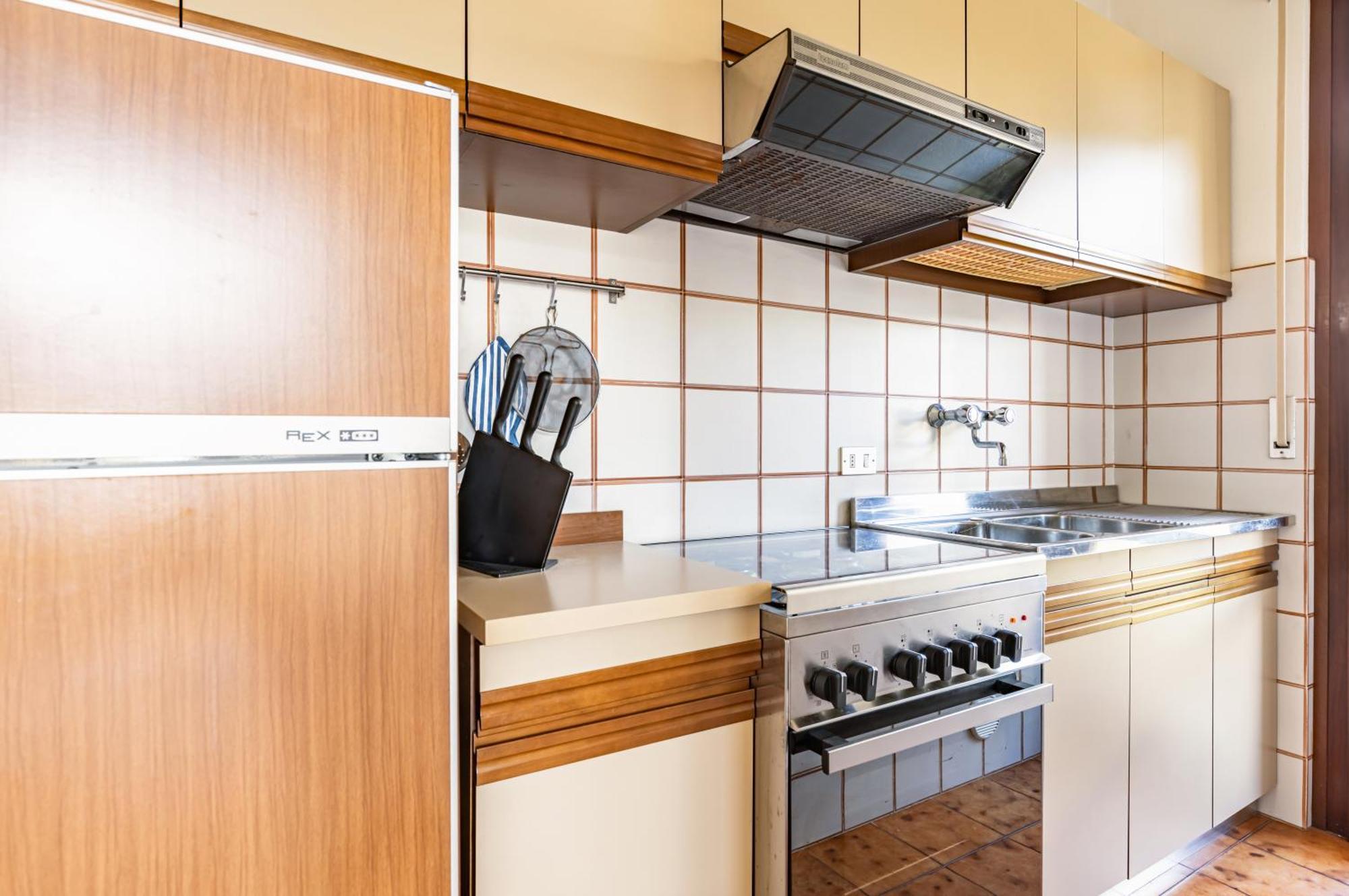 Comfy Apartment With Private Parking Near The Beach! ヴィアレッジョ エクステリア 写真