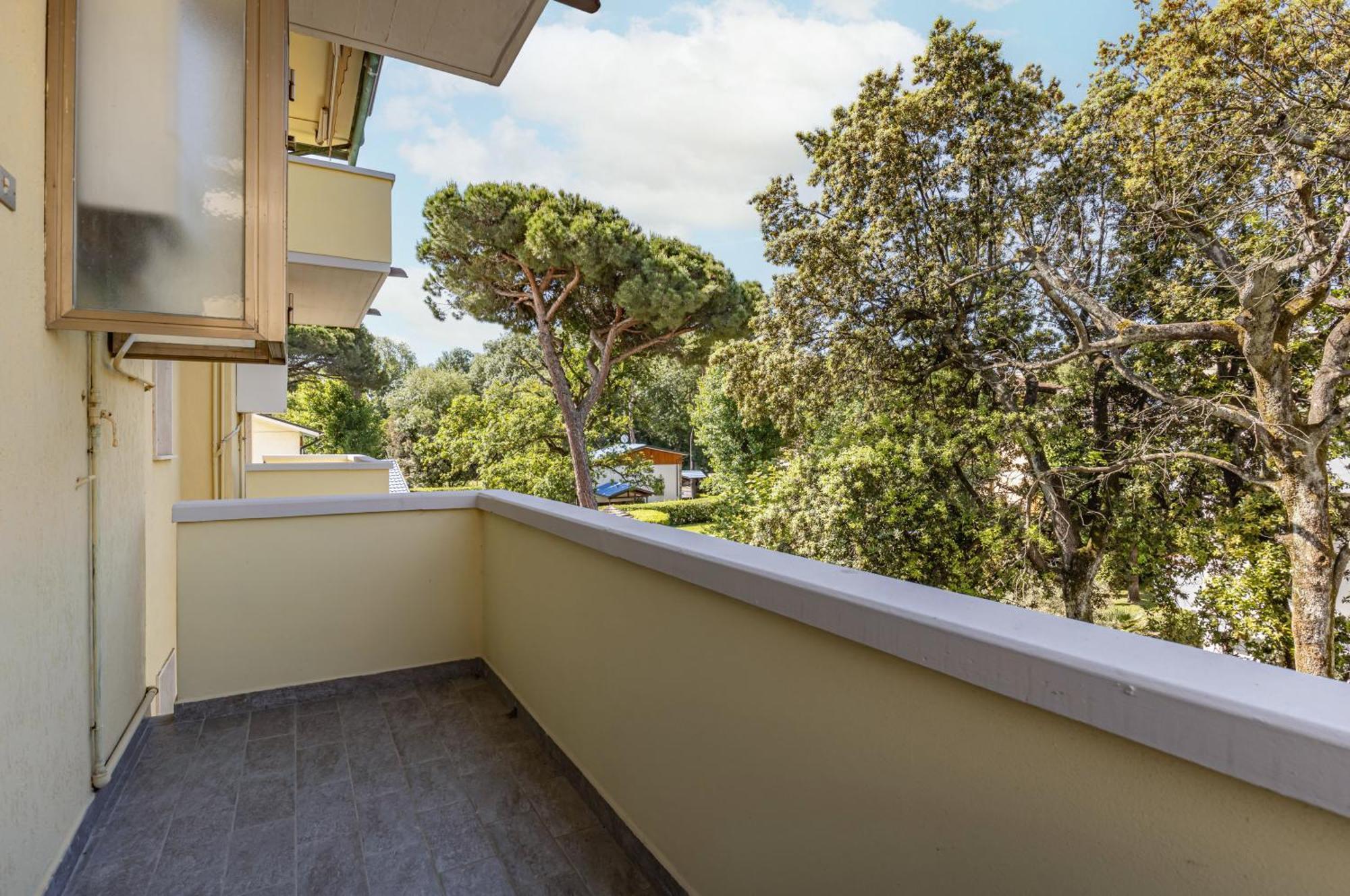 Comfy Apartment With Private Parking Near The Beach! ヴィアレッジョ エクステリア 写真